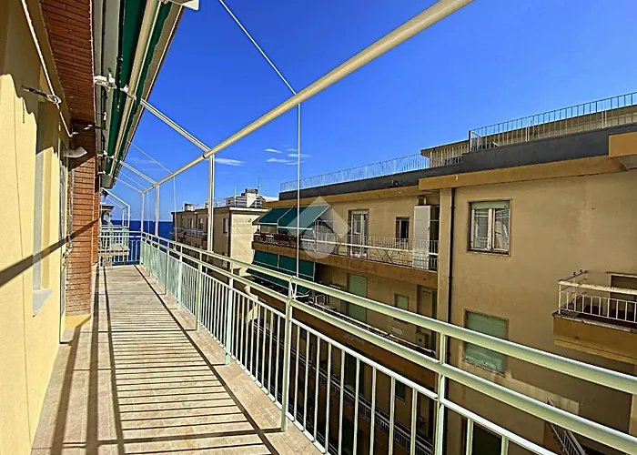 Cristallo Apartahotel Alassio