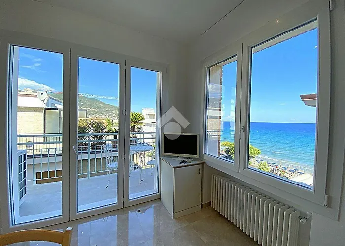 Apartahotel Cristallo 3*