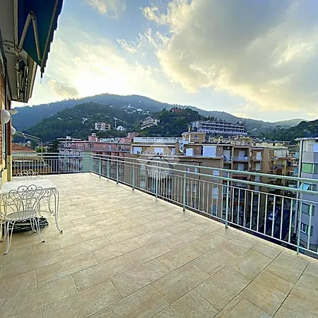 Cristallo Aparthotel 2*
