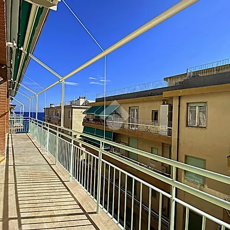 Cristallo Aparthotel Alassio