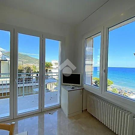 Ξενοδοχείο με διαμερίσματα Cristallo 3*